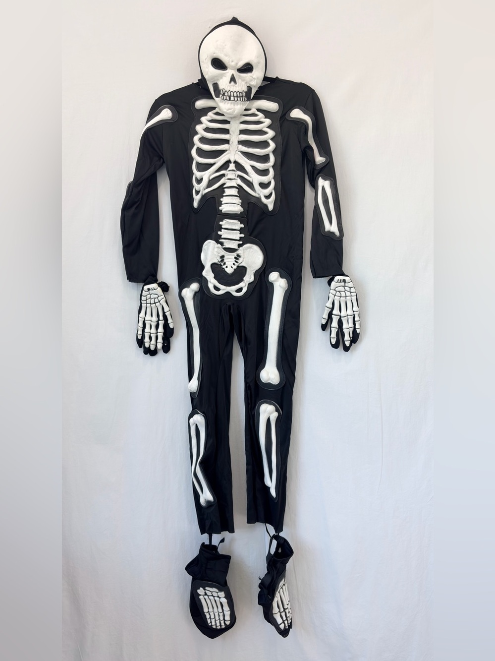 Skeleton Spirit Halloween Costume Child Size Medium 8-10 Mask Gloves Feet Glow